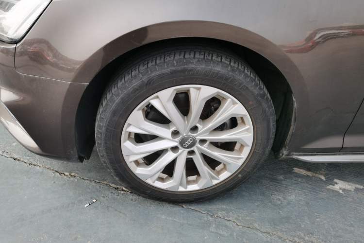 Used Audi A4L 2019 40 TFSI Ambition China VI
