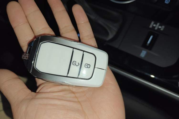 Used Toyota Highlander 2024 2.5L Smart Electric Hybrid Dual-Motor Two-Wheel Drive Luxury Version 7 Seats
