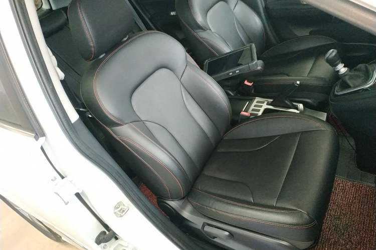 Used Haval H6 2015 Upgraded Model 1.5T Manual Two-Wheel Drive Elite Version