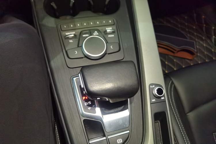 Used Audi A4L 2019 40 TFSI Ambition China VI