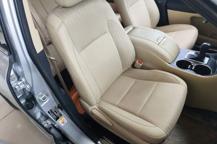 Used Toyota Highlander 2018 2.0T Two-Wheel Drive Elite Version 5 Seats China VI Standard
