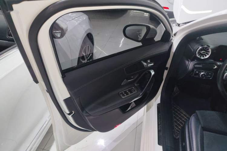 Used Mercedes-Benz A-Class 2021 A 200 L Sport Sedan Fashion Model
