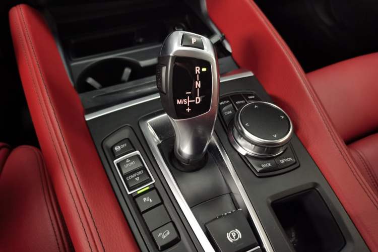 Used BMW X6 2018 xDrive28i
