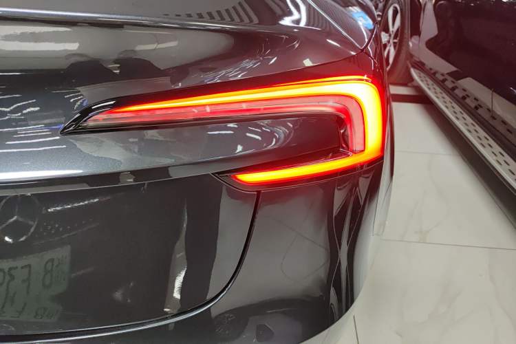 Used Tesla Model 3 2025 Rear-Wheel-Drive Version
