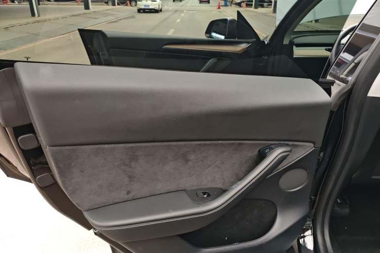 Used Tesla Model Y 2021 Standard Range Rear-Wheel Drive Version
