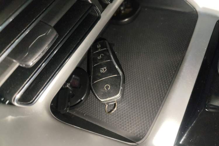 Used BYD Song Pro New Energy 2023 Champion Edition DM-i 71KM Navigation Model
