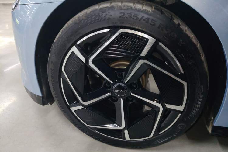 Used BYD Seal 2022 650 km All-Wheel-Drive Performance Version
