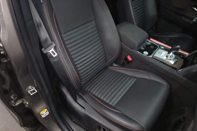 Used Land Rover Discovery Sport 2022 249 PS R-Dynamic SE Performance Tech Edition 5 Seats