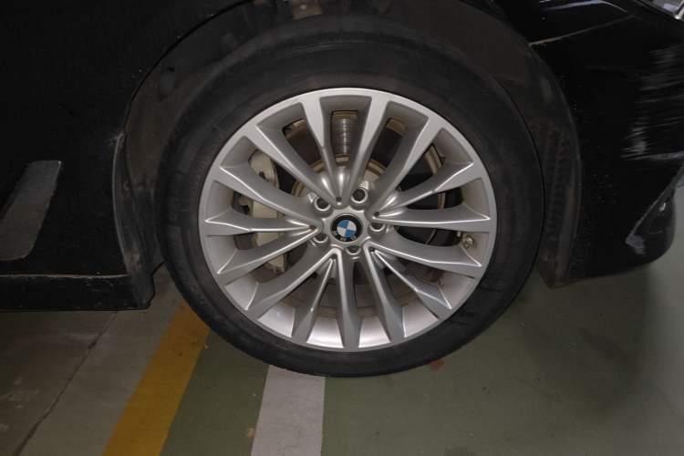 Used BMW 5 Series 2019 Facelifted 530Li Leading Edition Luxury Package
