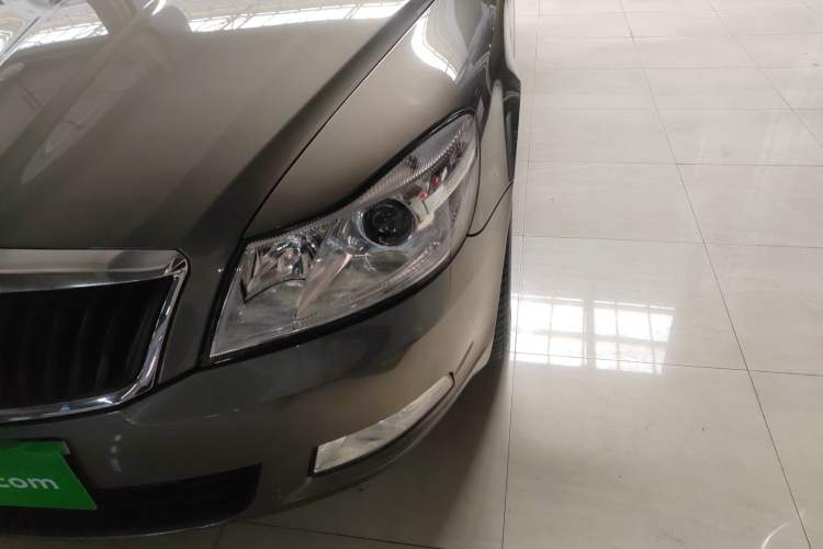 Used Skoda Octavia 2015 Classic Model 1.6L Automatic Elegance Edition