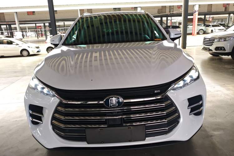 Used BYD Tang New Energy 2018 DM 2.0T All-Wheel Drive Smart Connectivity Luxury Model 7 Seats China V Emission Standard
