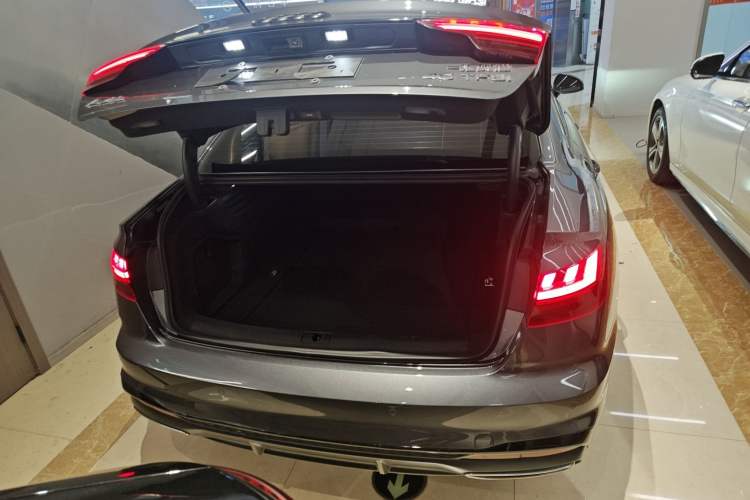 Used Audi A4L 2022 40 TFSI Fashion Dynamic Model
