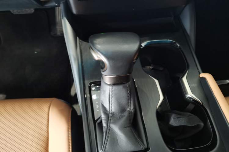 Used Lexus ES 2023 200 Excellence Edition
