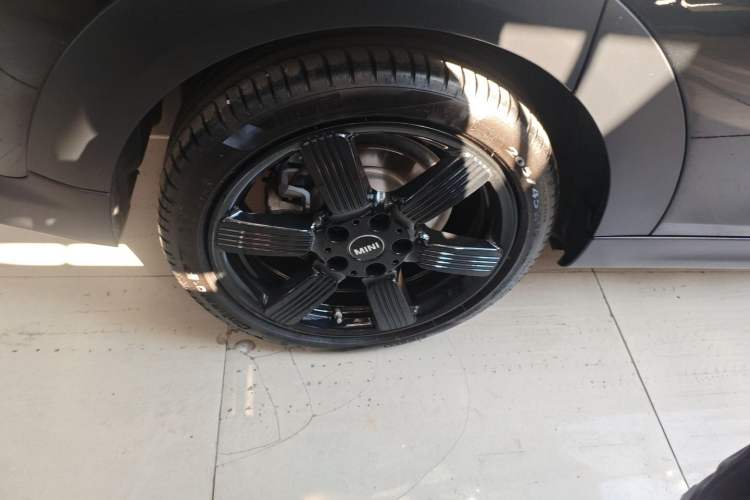 Used  MINI 2023 1.5T COOPER Artist Five-Door Edition
