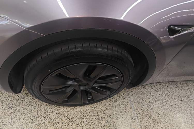 Used Tesla Model Y 2023 Rear-Wheel-Drive Version
