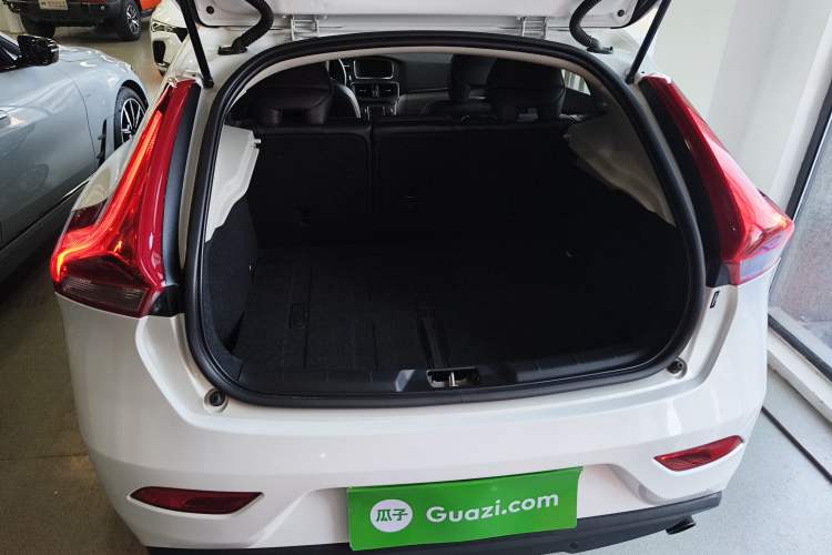 Used Volvo V40 2016 T3 Zhiyi Edition