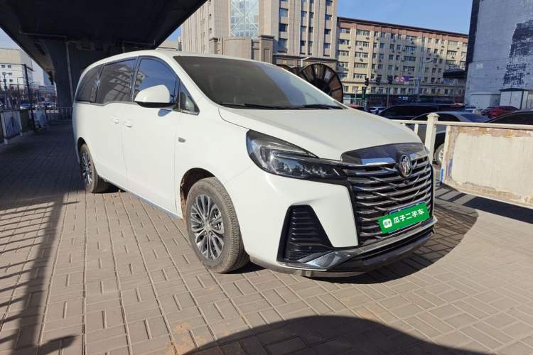 Used Buick GL8 2023 Land Executive Class Comfort Model
