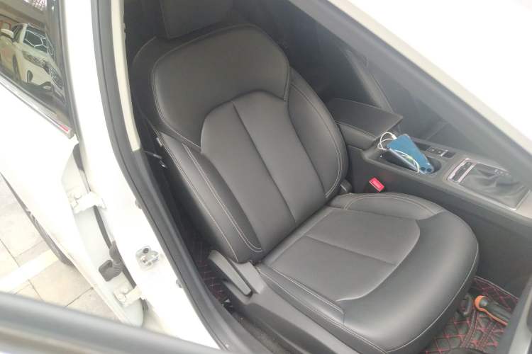 Used Roewe i6 2020 PLUS 1.6L CVT 4G Connected Glory Flagship Edition
