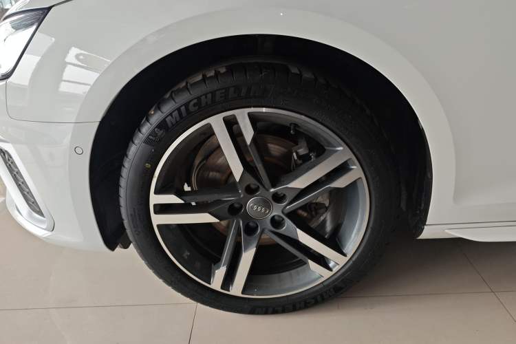 Used Audi A4L 2022 40 TFSI Luxury Dynamic Model