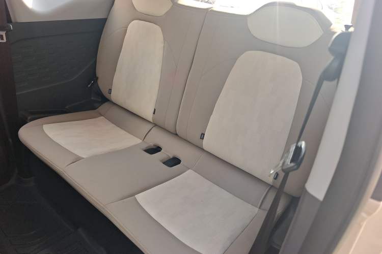 Used Chery QQ Ice Cream 2024 Youth Edition 205km Milkshake
