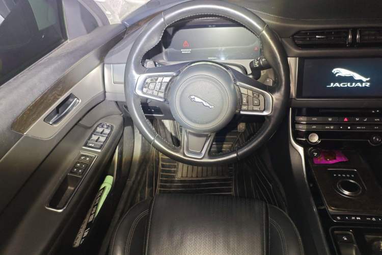 Used Jaguar XFL 2018 XFL 2.0T 250 PS Luxury Edition