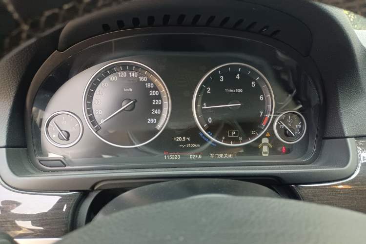 Used BMW 5 Series 2014 525Li Luxury Design Package
