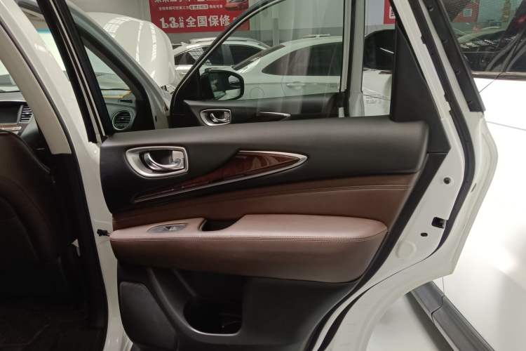 Used Infiniti QX60 2014 2.5 S/C Hybrid Two-Wheel Drive Excellence Edition
