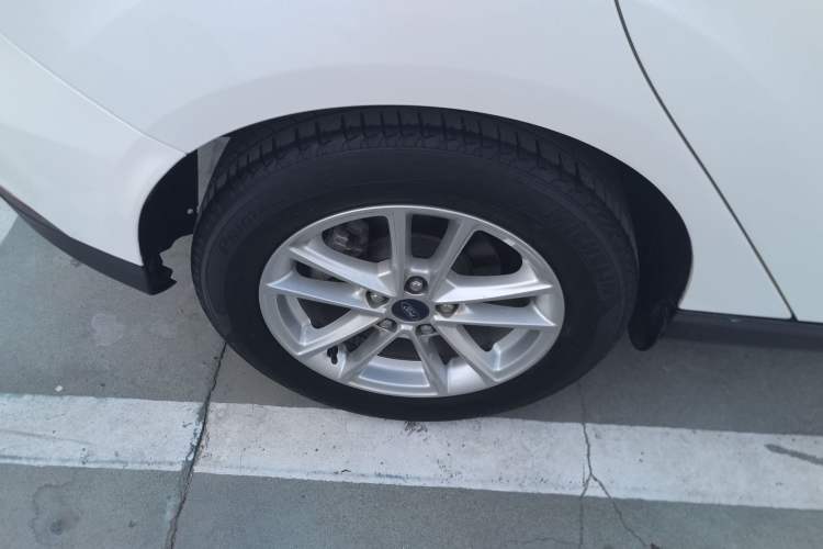 Used Ford Focus 2015 Hatchback EcoBoost 125 Automatic Supreme Style Edition
