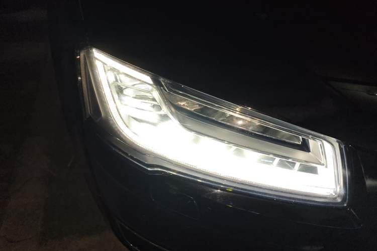 Used Audi A8 2014 A8L 45 TFSI quattro Comfort model