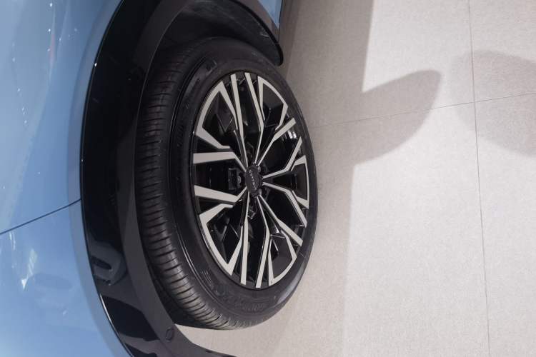 Used Lynk & Co 08 EM-P 2026 Model 210 Four-Wheel Drive Performance Ultra H7
