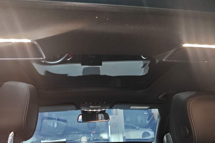 Used Mercedes-Benz GLC 2019 Facelift GLC 260 L 4MATIC Luxury Model
