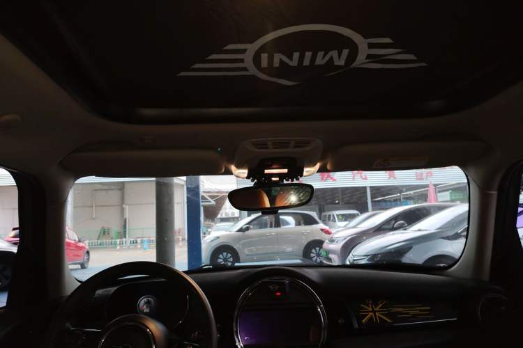 Used  MINI 2020 1.5T COOPER Artist Five-Door Edition
