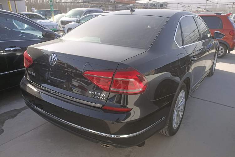 Used Volkswagen Passat 2017 330TSI DSG Luxury Edition
