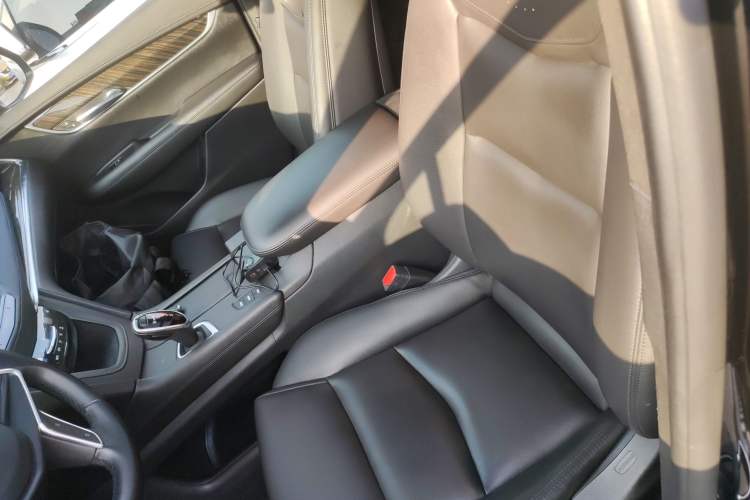 Used Cadillac XT5 2018 28E Four-Wheel Drive Tech Version
