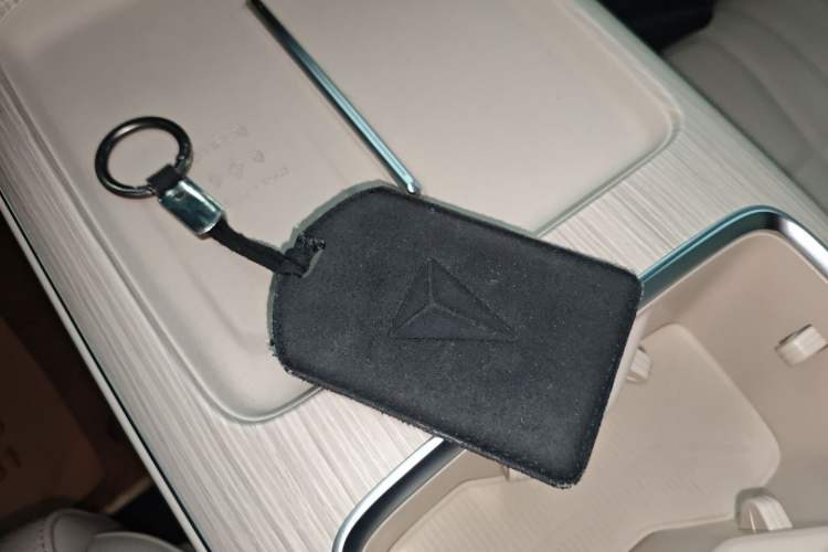 Used  S09 2025 Four-Wheel Drive Ultra+ Custom Edition
