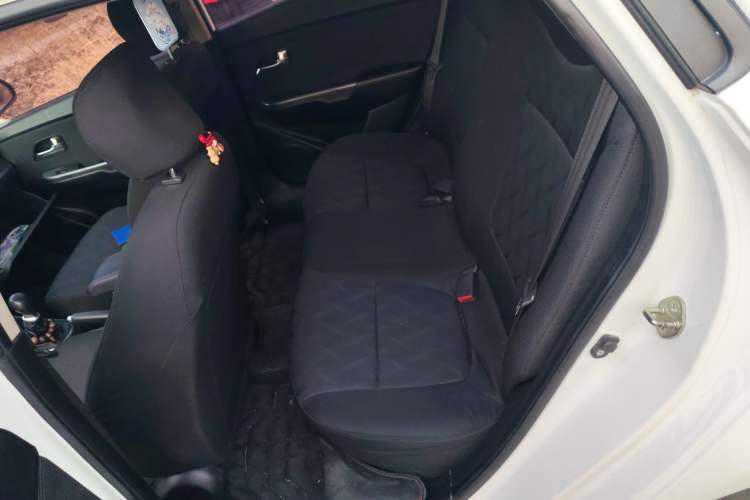 Used Kia K2 2015 Sedan 1.4L MT GLS