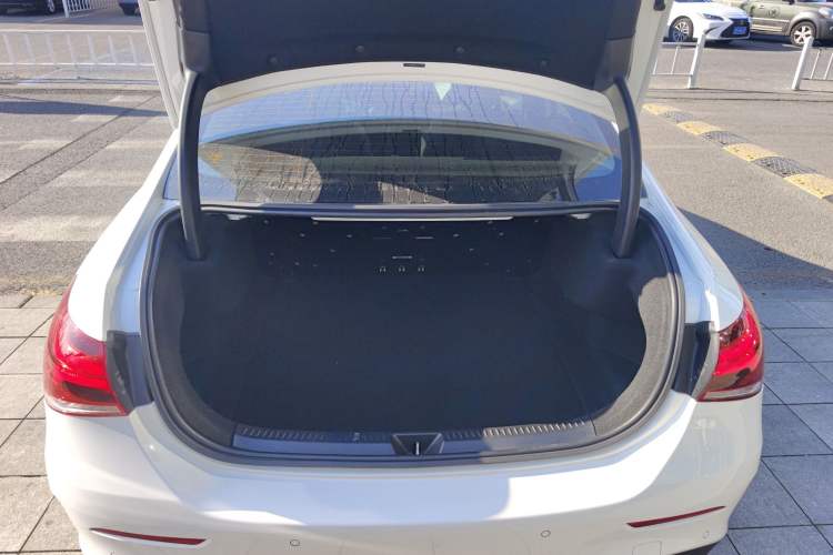 Used Mercedes-Benz A-Class 2022 Restyled A 200 L Sport Sedan Fashion Version
