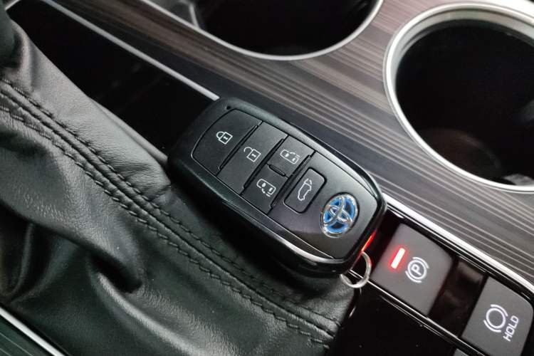 Used Toyota Granvia 2023 2.5L Hybrid Prestige VIP Edition