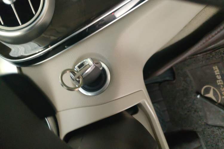 Used Mercedes-Benz C-Class 2018 C 180 L Fashion Model
