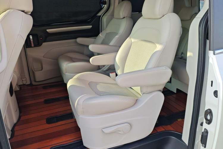 Used SAIC MAXUS G10 2016 2.0T Automatic Luxury Edition
