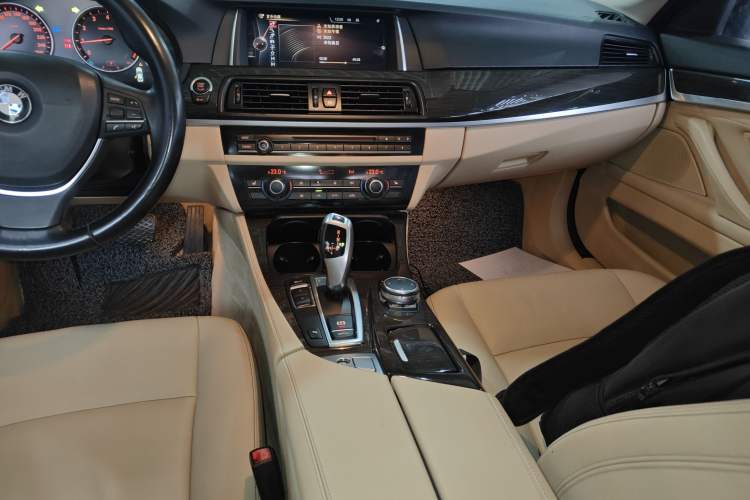 Used BMW 5 Series 2014 525Li Luxury Design Package
