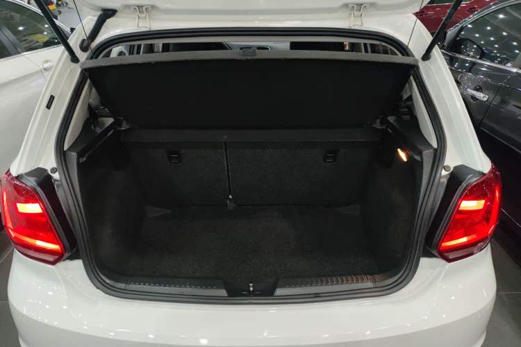 Used Volkswagen Polo 2014 1.6L Automatic Comfort Edition