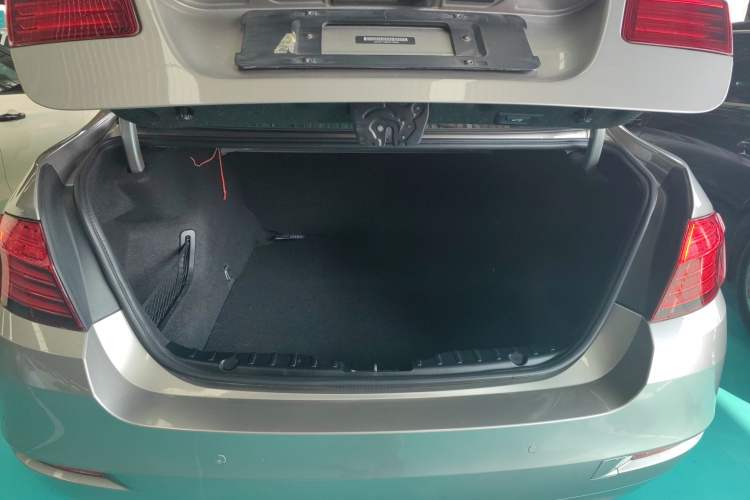 Used BMW 5 Series 2017 520Li Elegant Edition
