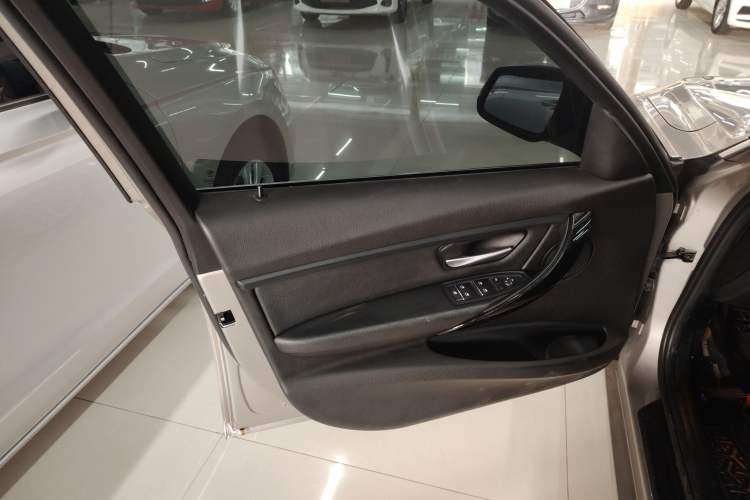 TDK.VehicleDetails.img