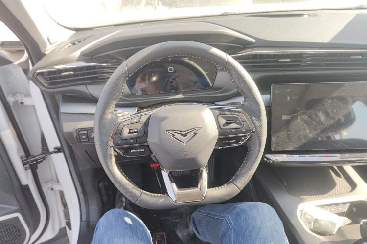 Used Cowin Kunlun 2025 1.5T Peak Edition 5 Seats