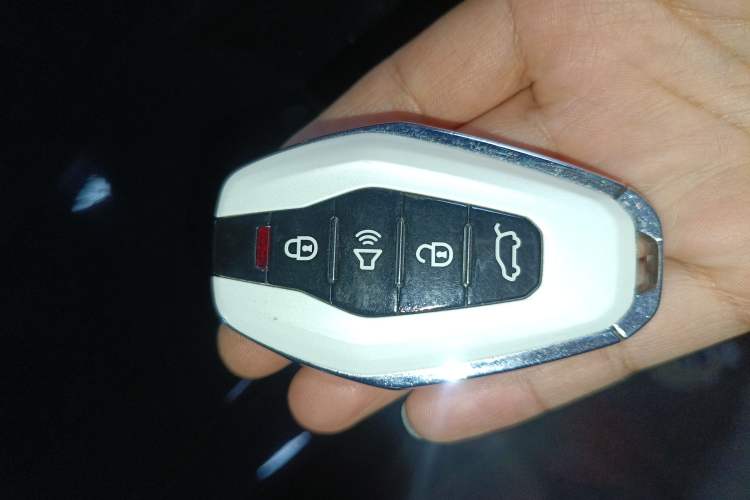 Used JETOUR X70 PLUS 2023 1.5T DCT Brave PLUS 5-Seater
