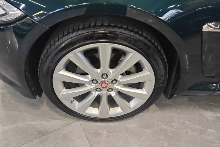 Used Jaguar XF 2015 XF 2.0T Luxury Edition
