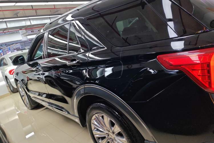 Used Ford Explorer 2020 EcoBoost 285 4x4 Titanium Edition 7-Seater
