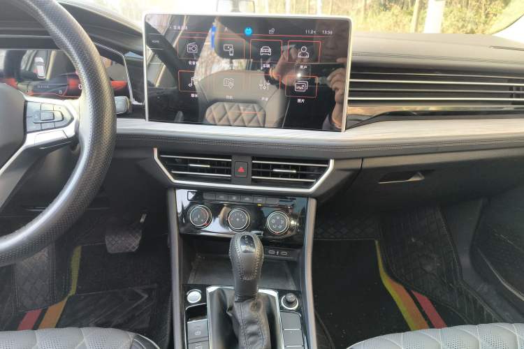 Used Volkswagen Sagitar 2023 300TSI DSG Excellence Edition
