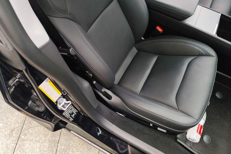 Used Tesla Model 3 2023 Rear-Wheel-Drive Version
